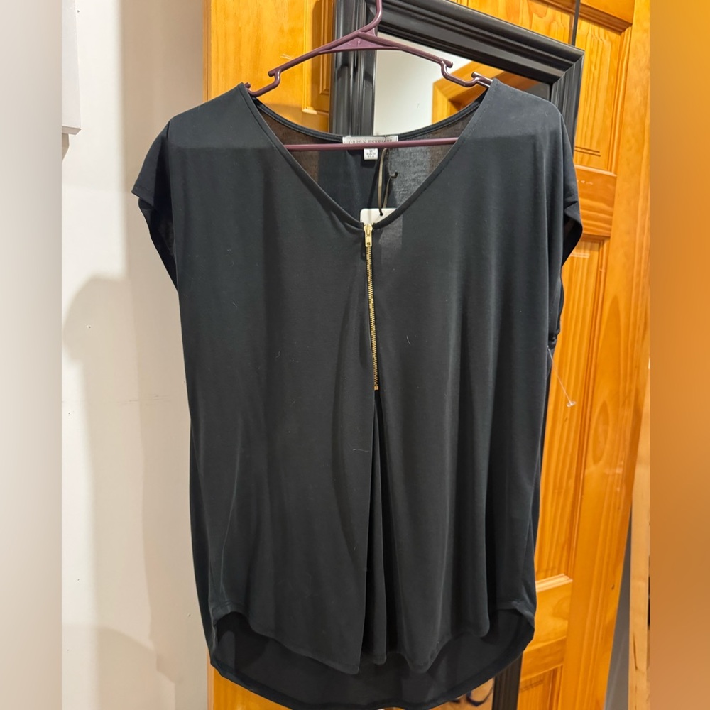 Black blouse with zipper